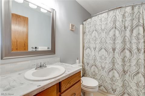 264 E Mohawk Dr, Malvern, OH 44644 photo 18