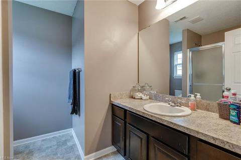 3830 E Parkside Cir, Lorain, OH 44053 photo 21