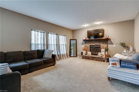 3830 E Parkside Cir, Lorain, OH 44053 photo 9