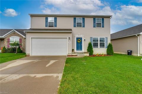 3830 E Parkside Cir, Lorain, OH 44053 photo 1
