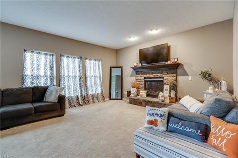 3830 E Parkside Cir, Lorain, OH 44053 photo 10