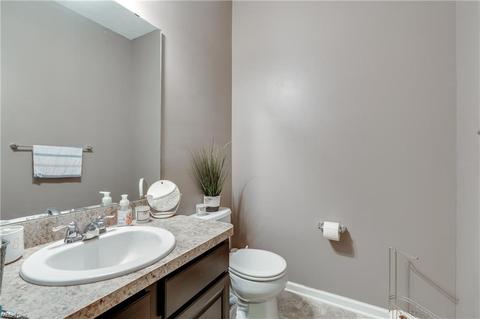 3830 E Parkside Cir, Lorain, OH 44053 photo 8