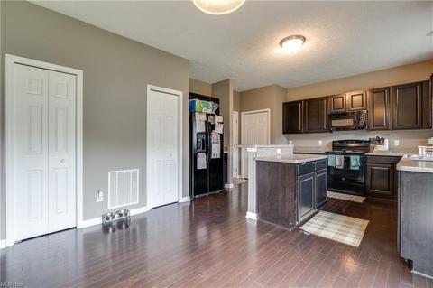 3830 E Parkside Cir, Lorain, OH 44053 photo 13