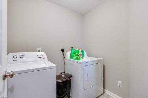 3830 E Parkside Cir, Lorain, OH 44053 photo 25