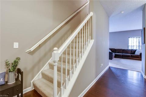 3830 E Parkside Cir, Lorain, OH 44053 photo 5