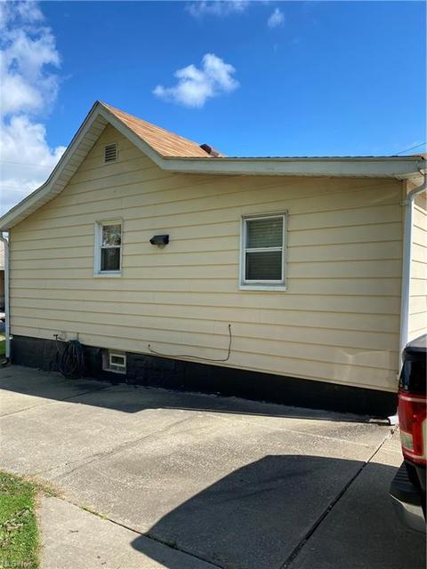 665 Devitt Ave, Campbell, OH 44405 photo 3