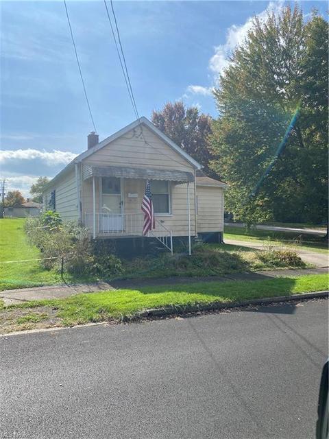 665 Devitt Ave, Campbell, OH 44405 photo 1