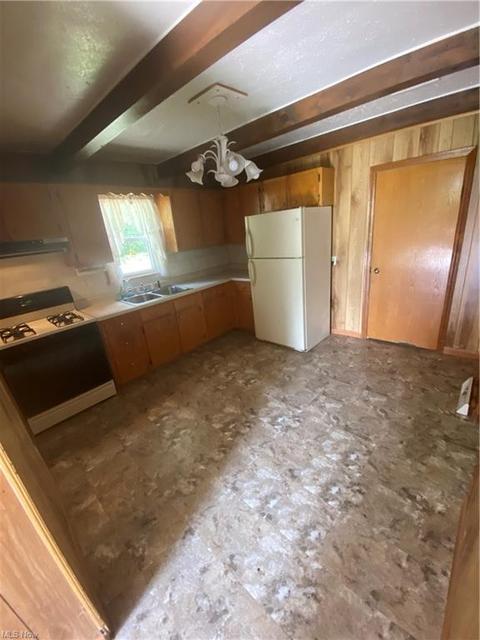 665 Devitt Ave, Campbell, OH 44405 photo 7