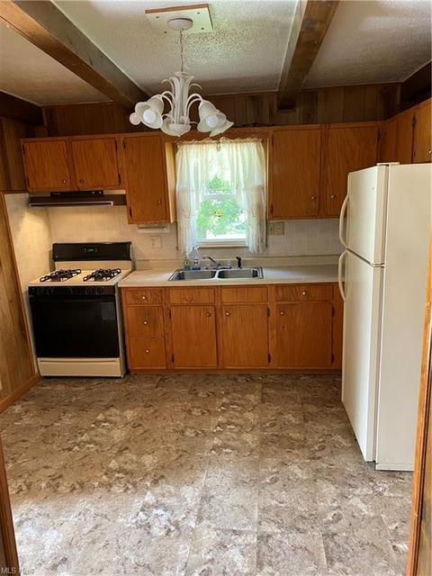 665 Devitt Ave, Campbell, OH 44405 photo 6