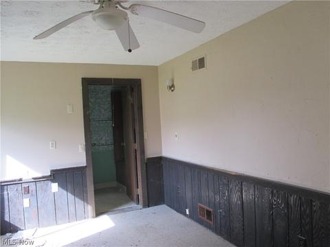807 E Waterloo Rd, Akron, OH 44306 photo 5