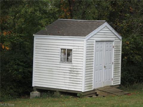807 E Waterloo Rd, Akron, OH 44306 photo 10