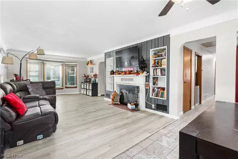 424 Randall Rd, Elyria, OH 44035 photo 5