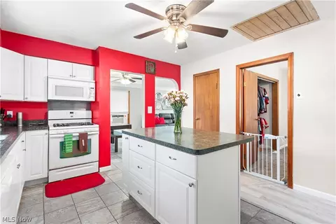 424 Randall Rd, Elyria, OH 44035 photo 9