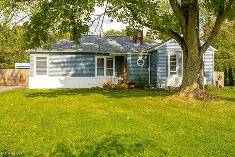 424 Randall Rd, Elyria, OH 44035 photo 1