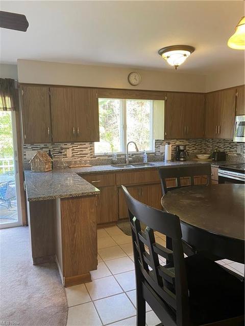 1425 Debra Dr, Ashtabula, OH 44004 photo 2