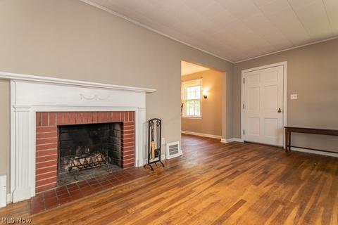 327 E 210th St, Euclid, OH 44123 photo 10