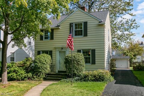 327 E 210th St, Euclid, OH 44123 photo 1
