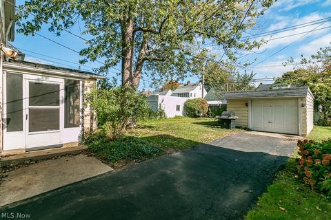327 E 210th St, Euclid, OH 44123 photo 28