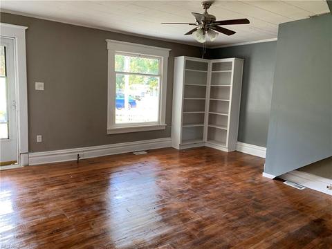 122 E Main St E, Ripley, WV 25271 photo 4