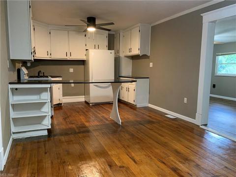 122 E Main St E, Ripley, WV 25271 photo 5
