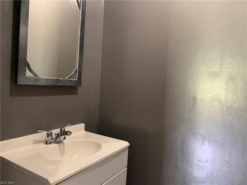 122 E Main St E, Ripley, WV 25271 photo 7