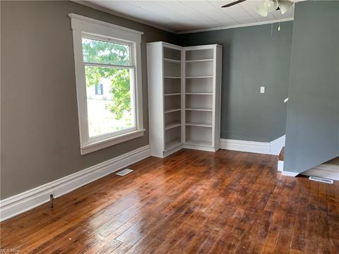 122 E Main St E, Ripley, WV 25271 photo 3