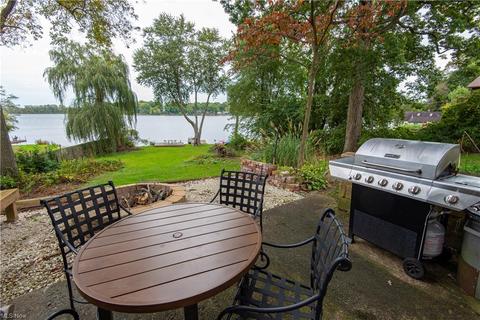 657 Fruit Dr, Akron, OH 44319 photo 4