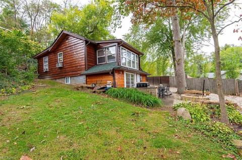 657 Fruit Dr, Akron, OH 44319 photo 21