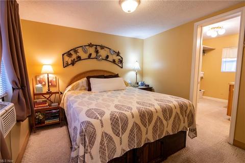 657 Fruit Dr, Akron, OH 44319 photo 13