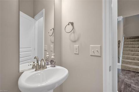 7129 Maple St, Mentor, OH 44060 photo 17