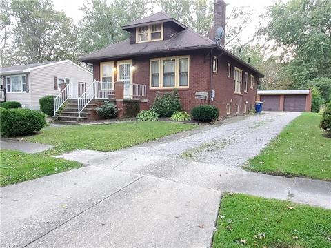 917 Thayer Ave, Ashtabula, OH 44004 photo 2