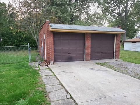 917 Thayer Ave, Ashtabula, OH 44004 photo 4