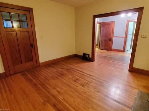 917 Thayer Ave, Ashtabula, OH 44004 photo 8