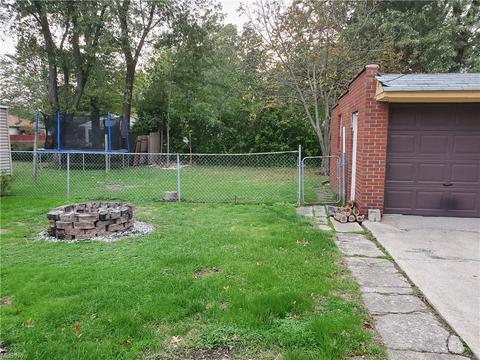 917 Thayer Ave, Ashtabula, OH 44004 photo 5