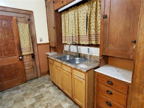 917 Thayer Ave, Ashtabula, OH 44004 photo 11