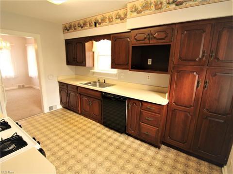 427 Randall Rd, Elyria, OH 44035 photo 8
