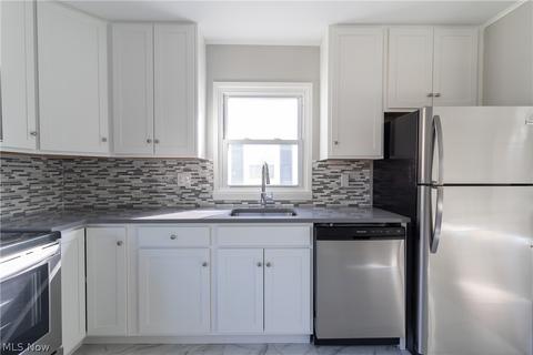 355 Roosevelt Ave, Elyria, OH 44035 photo 9