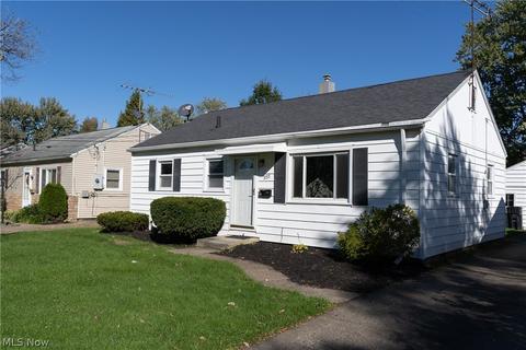 355 Roosevelt Ave, Elyria, OH 44035 photo 2