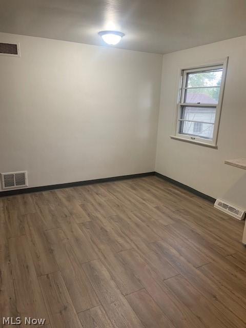 446 10th St, Struthers, OH 44471 photo 5