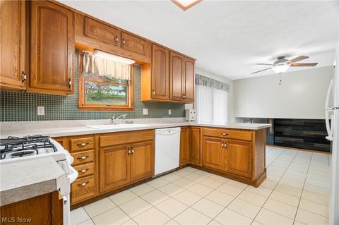 3075 Forestview St NE, Canton, OH 44721 photo 10