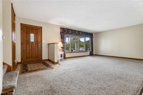 3075 Forestview St NE, Canton, OH 44721 photo 6