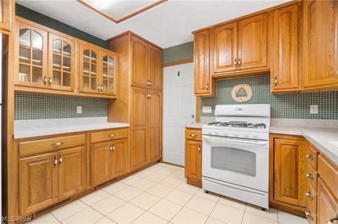 3075 Forestview St NE, Canton, OH 44721 photo 9
