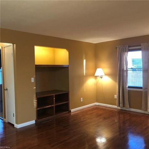 1307 Cedar Dr, Lorain, OH 44052 photo 3