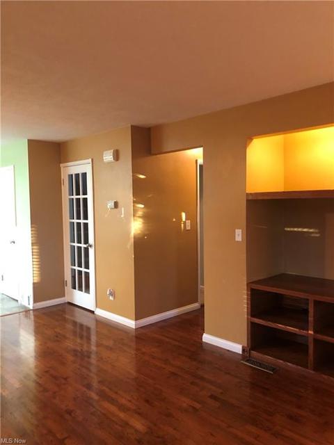 1307 Cedar Dr, Lorain, OH 44052 photo 5