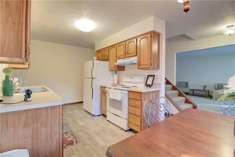 1350 Gulf Rd, Elyria, OH 44035 photo 9
