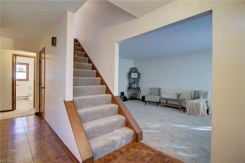 1350 Gulf Rd, Elyria, OH 44035 photo 7