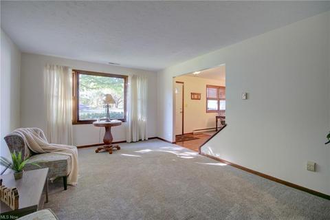 1350 Gulf Rd, Elyria, OH 44035 photo 5