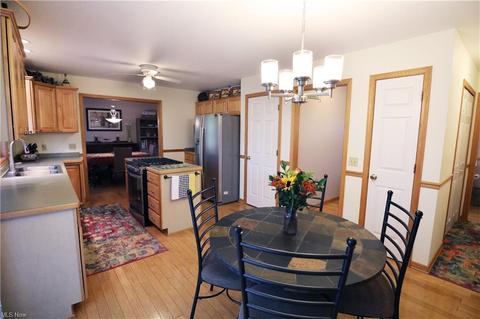 406 Pemberton Dr, Elyria, OH 44035 photo 9