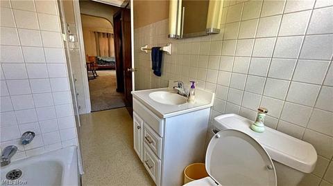 311 E Line St, Minerva, OH 44657 photo 7