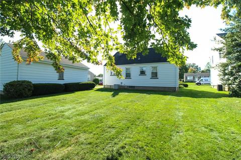 427 W Harvey St, Struthers, OH 44471 photo 14